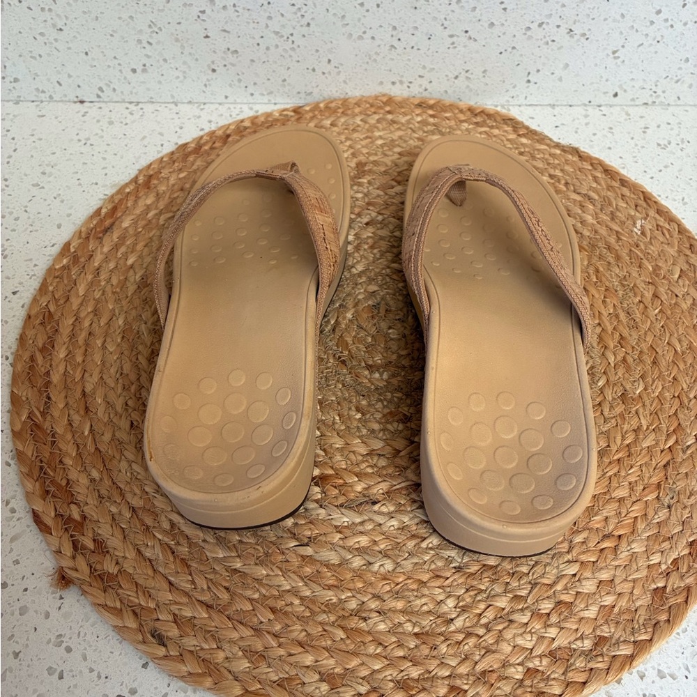 Vionic Tan Sandals Classic Thong Style - Picture 4 of 4